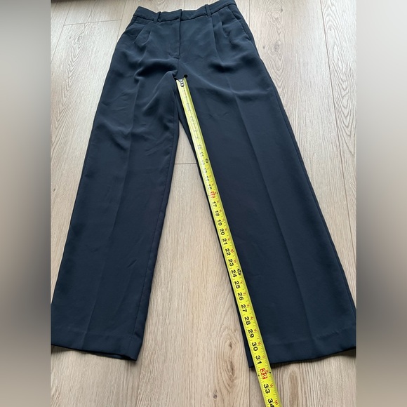 Aritzia The Effortless Pant™ - Crepette™ Sz 6 - Picture 9 of 16